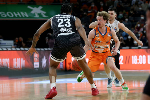 多的空位 多的空位