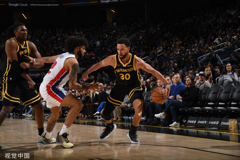 他可以近距 他可以近距