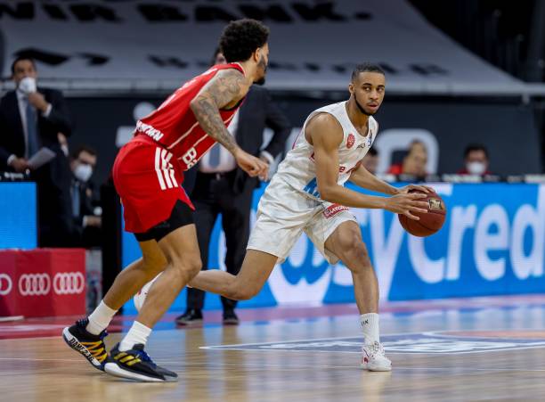 表现得极为 表现得极为